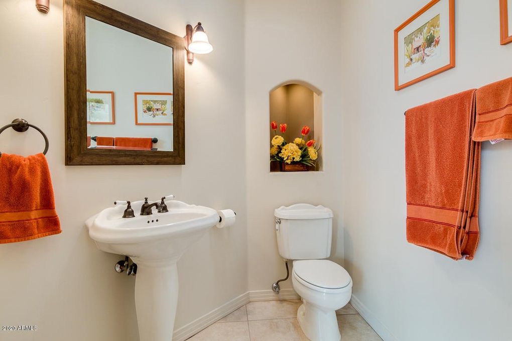 Powder Room Listing photo 18
