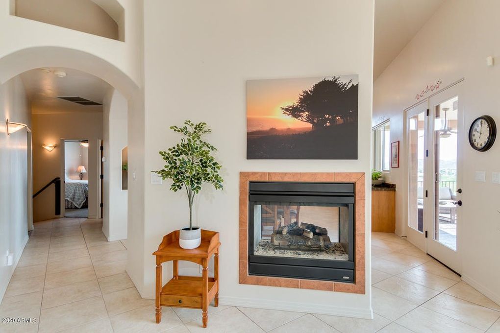 Two-Way Fireplace Listing photo 5