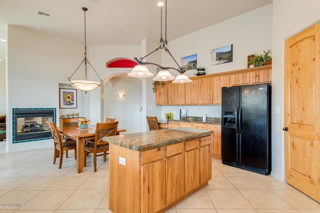 Kitchen Listing photo 8